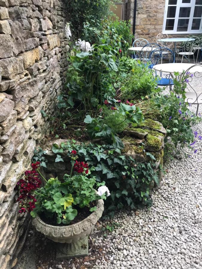 Lucy'S Tearoom Stow-on-the-Wold Exterior photo