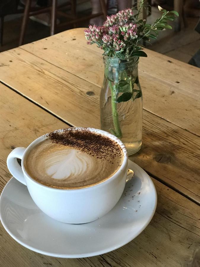 Lucy'S Tearoom Stow-on-the-Wold Exterior photo