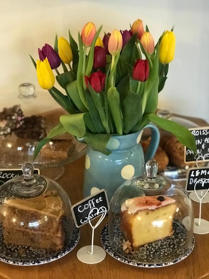Lucy'S Tearoom Stow-on-the-Wold Exterior photo